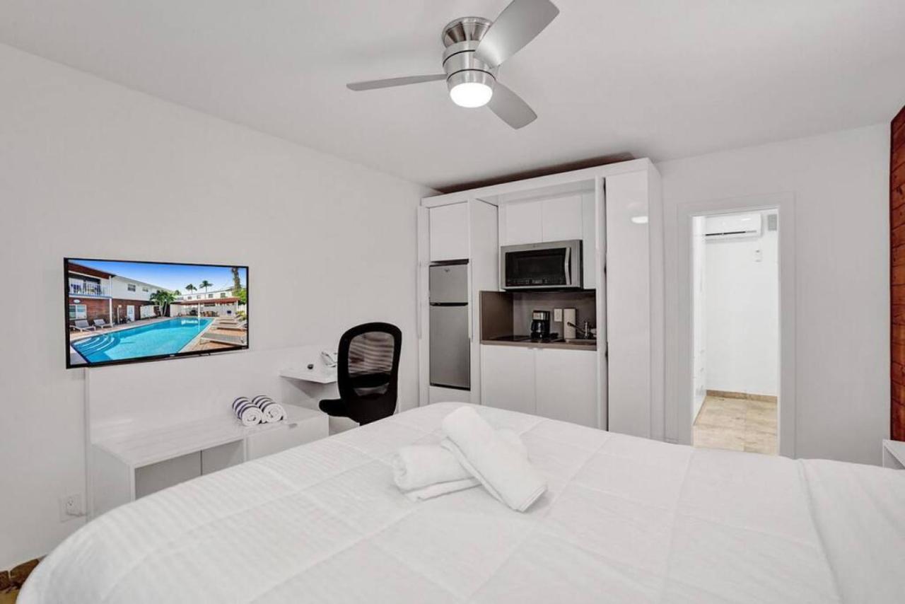 Waves Beach Town Cozy Studio Apartment Pompano Beach Esterno foto