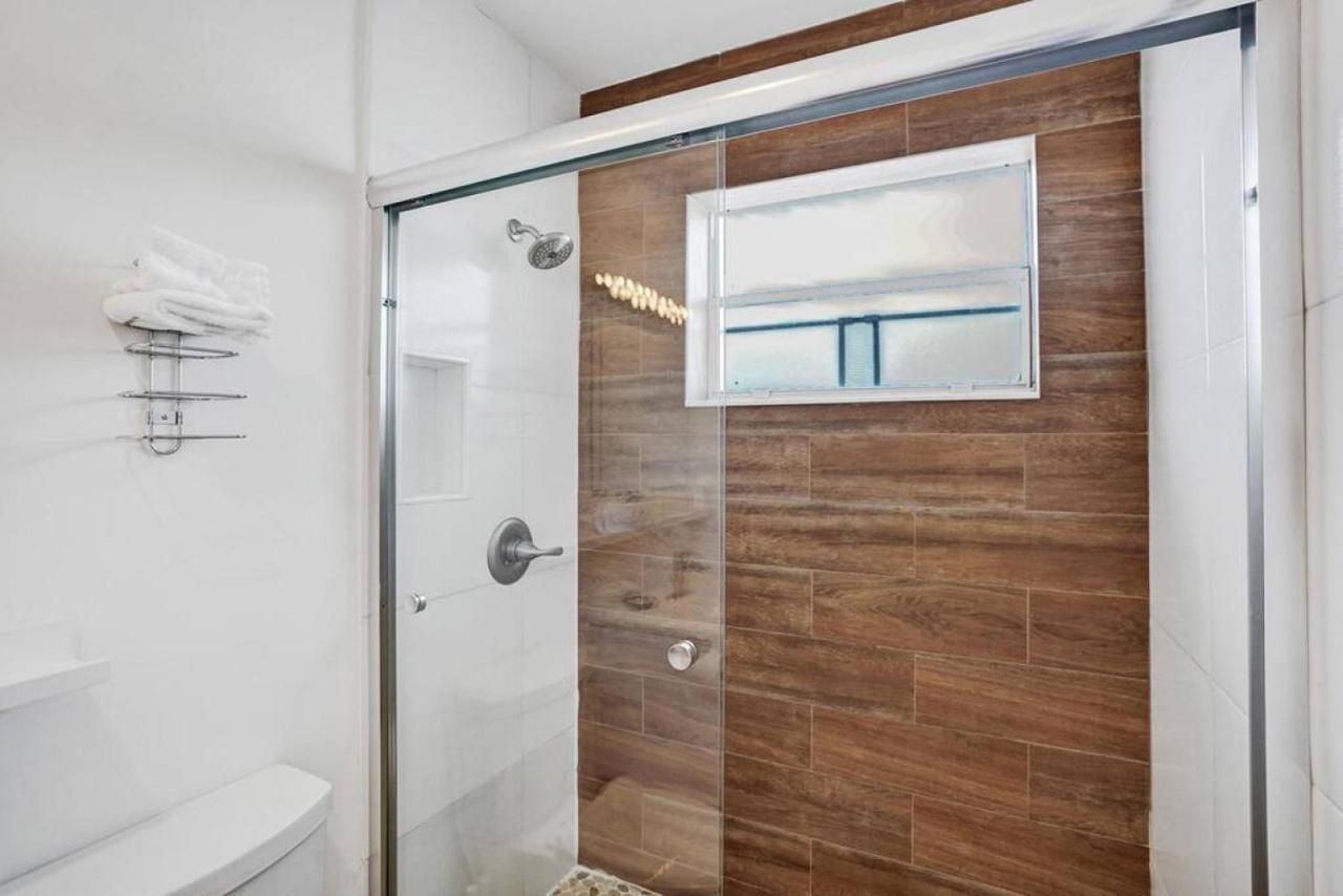 Waves Beach Town Cozy Studio Apartment Pompano Beach Esterno foto